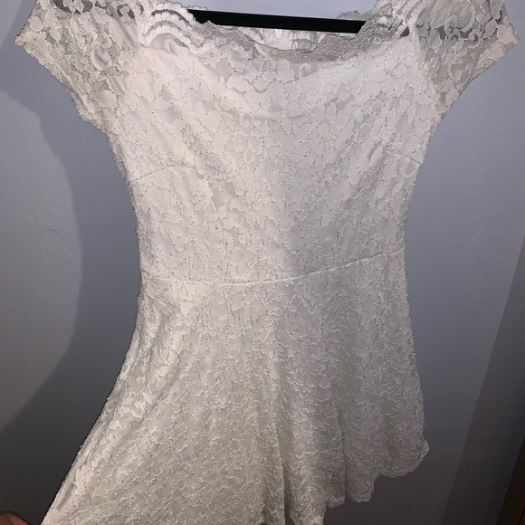 White Lace Windsor Dress - Picture 4 of 8
